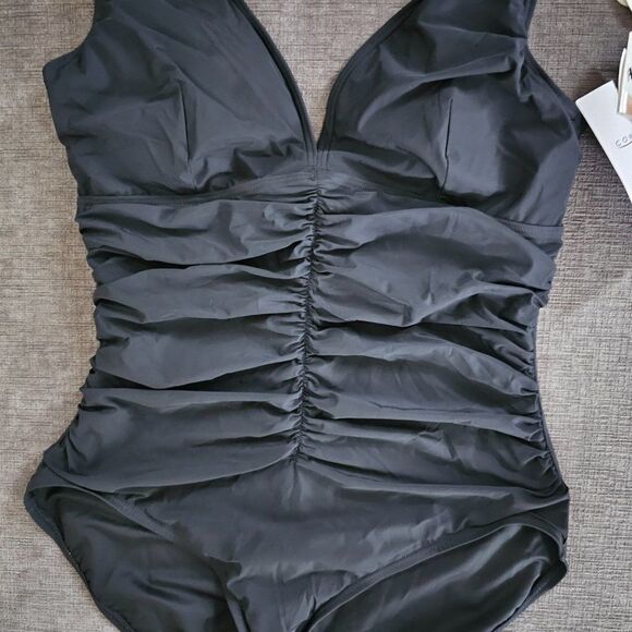 Contours Women's Black V-Neck Bra Sized Underwire 1-Piece Swimsuit Size 16 - Picture 6 of 14